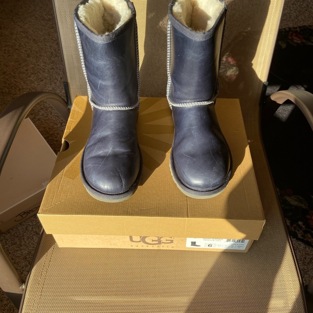 UGG WATERPROOF LEATHER BOOTS